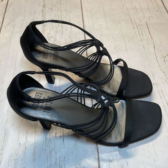 Mootsies Tootsies woman’s black heel strappy heel Size 6.5 - Picture 2 of 11